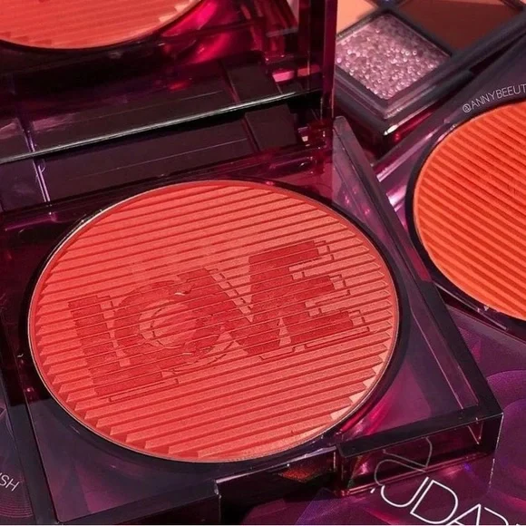 Huda Beauty Love Fest Cream Blush in Burning Cherry BNIB
